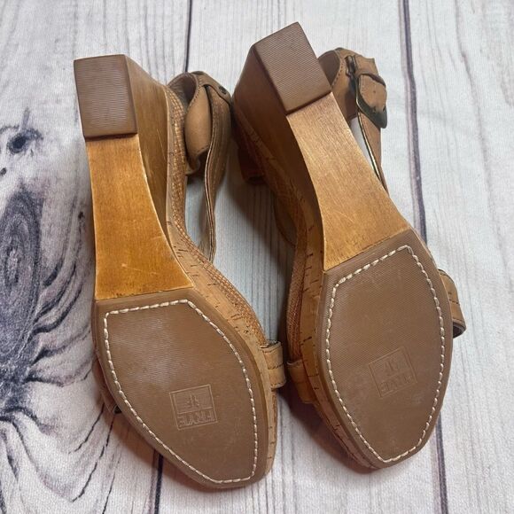 FRYE Bridget Ornament Tan Leather Wedge Heel Sandals Women's Size US 9.5 M 73441 - Picture 10 of 10